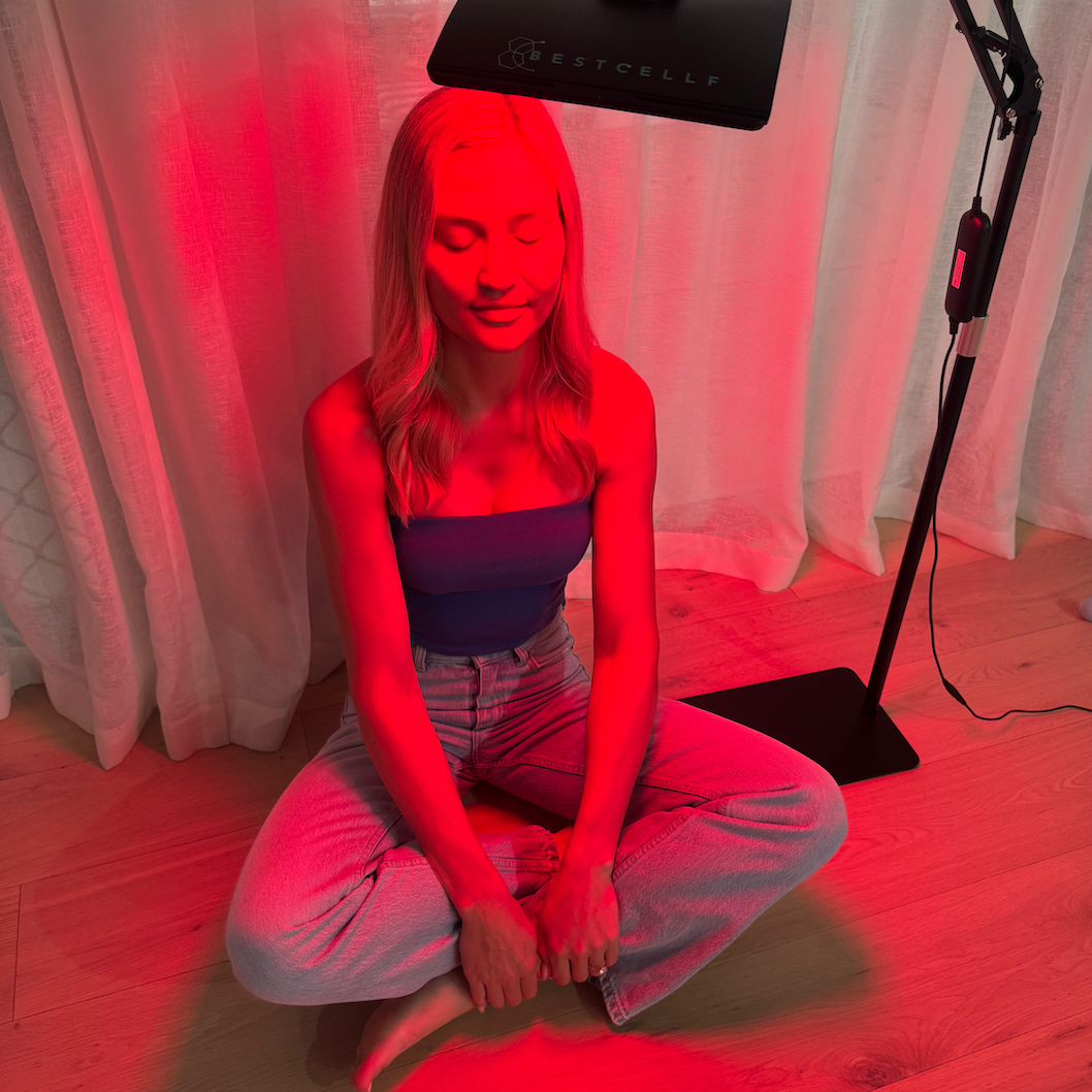 Candice Using the Lamp Full Body